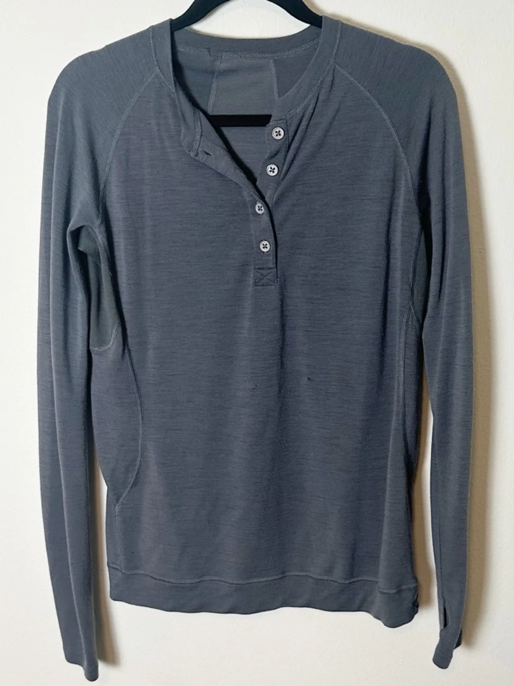 Showers Pass Merino Wool Henley Long Sleeve Charcoal Grey Vented Back Large - Picture 7 of 7